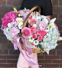 Композиция солнечный день в Шумский Цветочная композиция из Розы, Хризантемы, Пионы и Лизиантусы в корзине в Шумский
