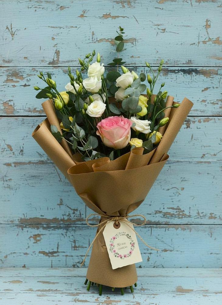 Букет цветов из: Розы и Лизиантусы в Шумский