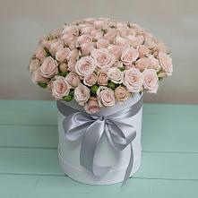 Цветочная композиция из Розы в шляпной коробке в Шумский