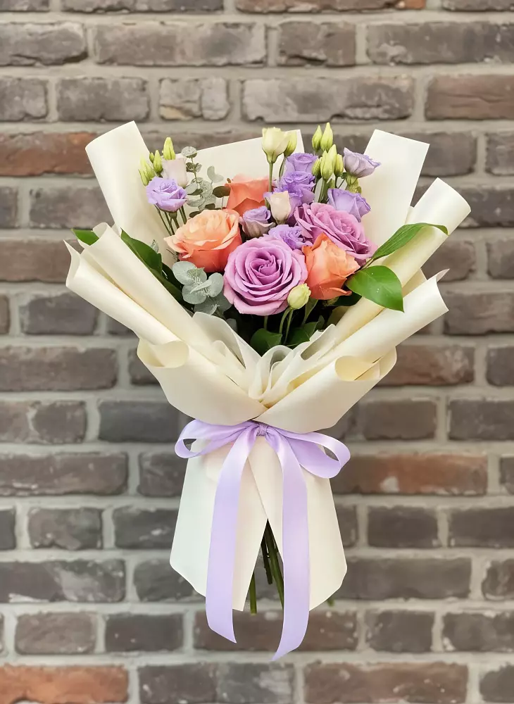 Букет цветов из: Лизиантусы и Розы в Шумский