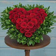 Цветочная композиция из Розы в виде сердца в Шумский