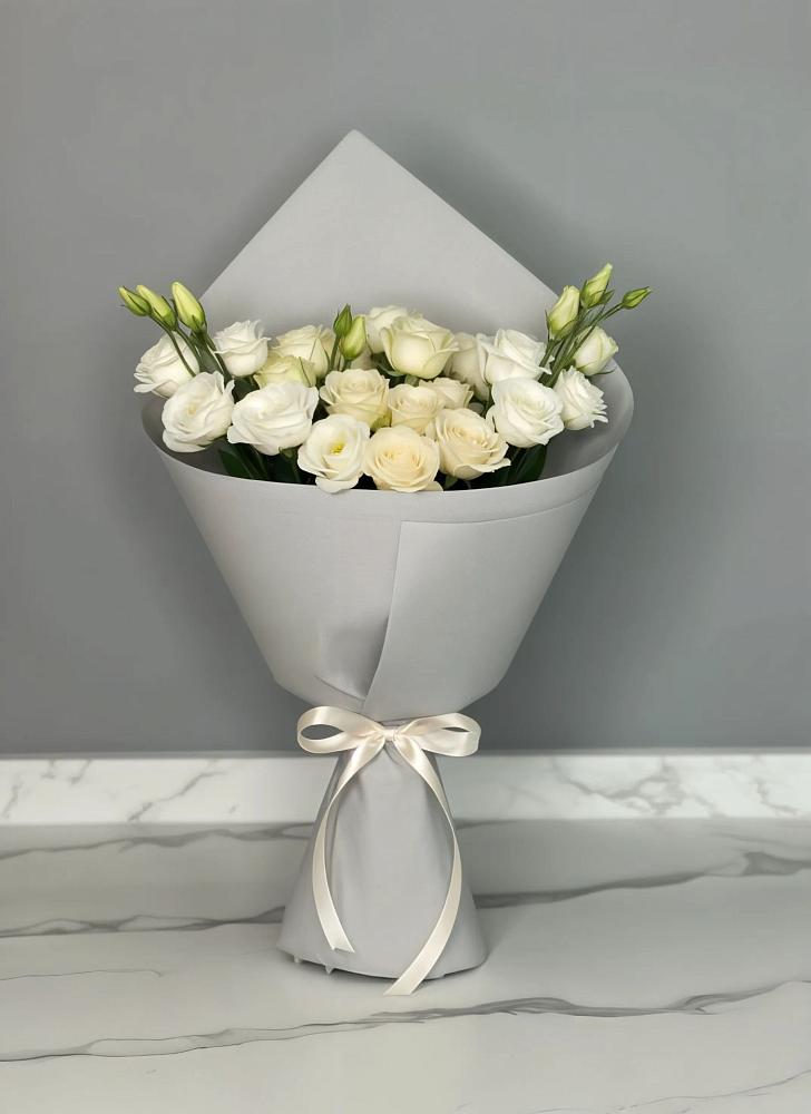 Букет цветов из: Розы и Лизиантусы в Шумский