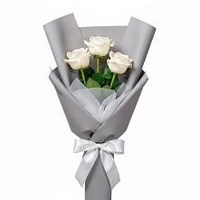 Букет 3 белые розы в Шумский