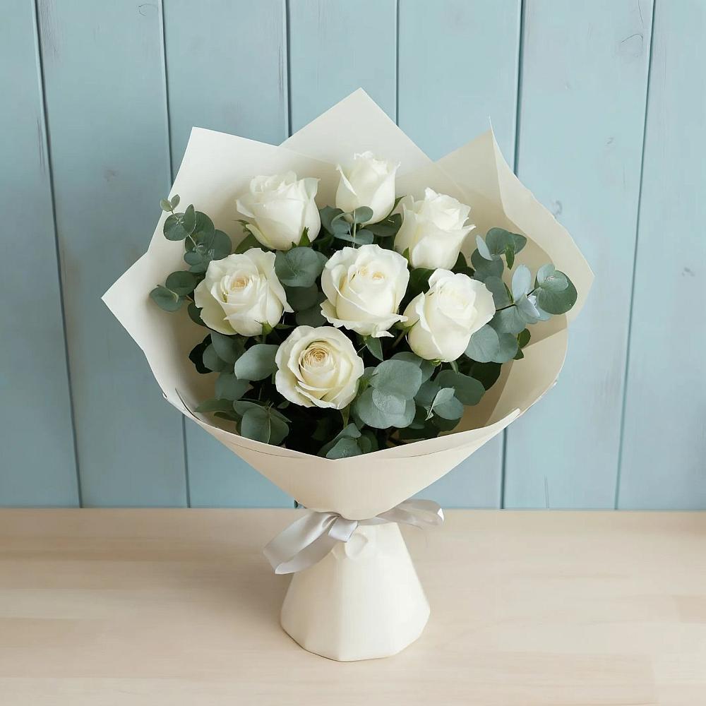Букет Белые розы в Эвкалипте в Шумский