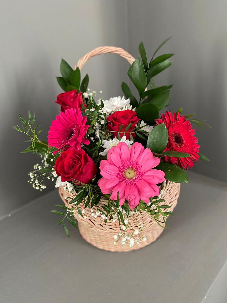 Цветочная композиция из Розы, Хризантемы и Герберы в корзине в Шумский